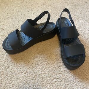 CROCS Women's Brooklyn Low Wedge Sandals